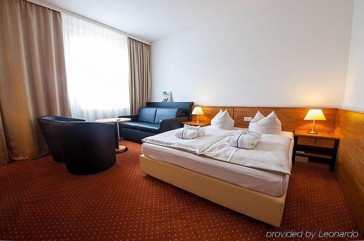 Novina Hotel Herzogenaurach Herzo-Base Zewnętrze zdjęcie